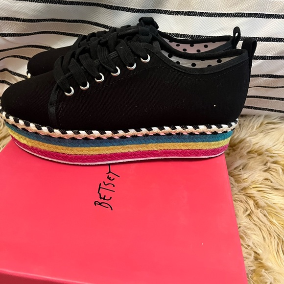 Betsey Johnson Black and Pink Platform Shoes - Picture 1 of 8
